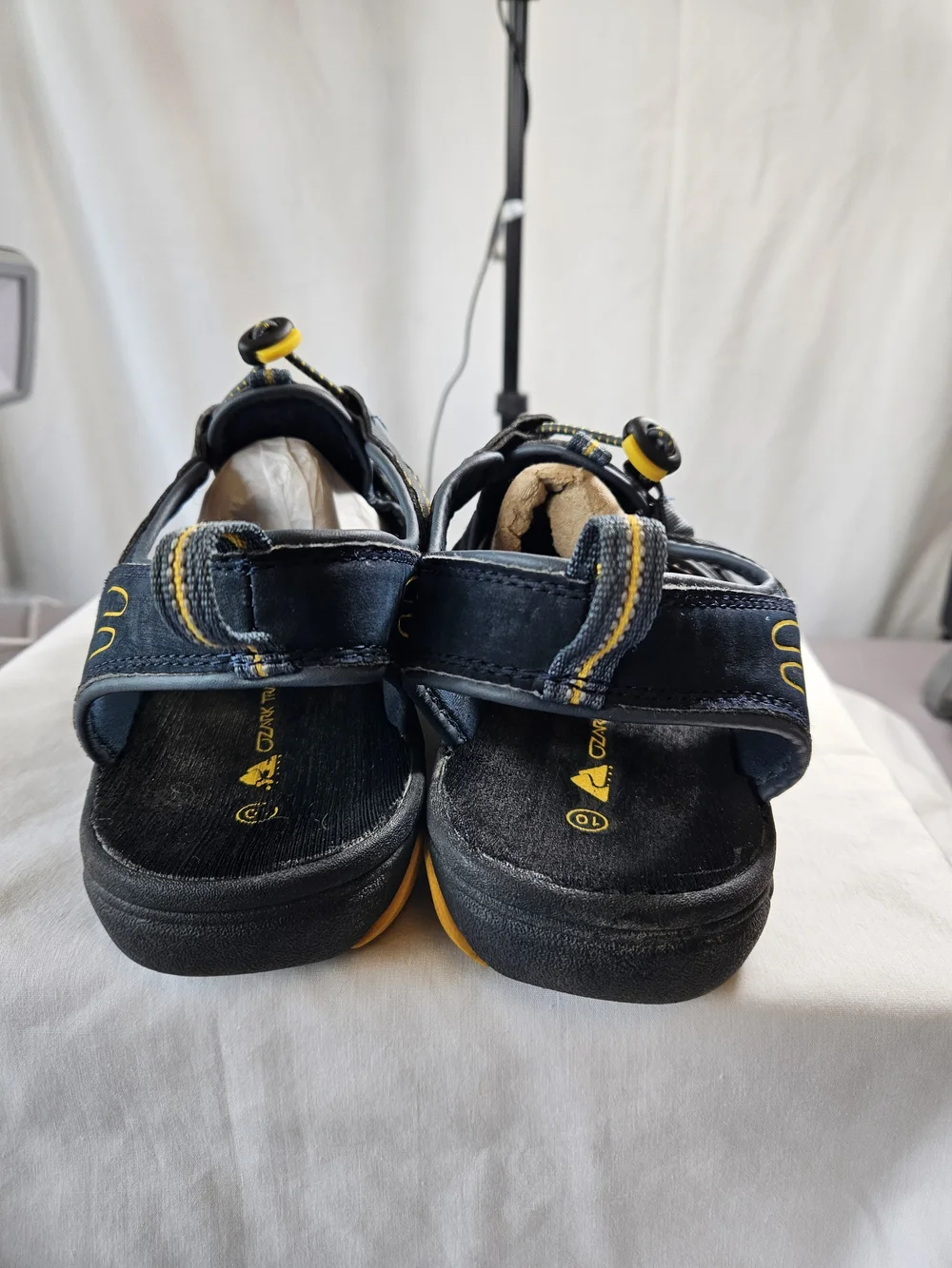 OZARK Trail Outdoor Closed-Toe Sport Sandals - Navy with Yellow Stitching Sz 10